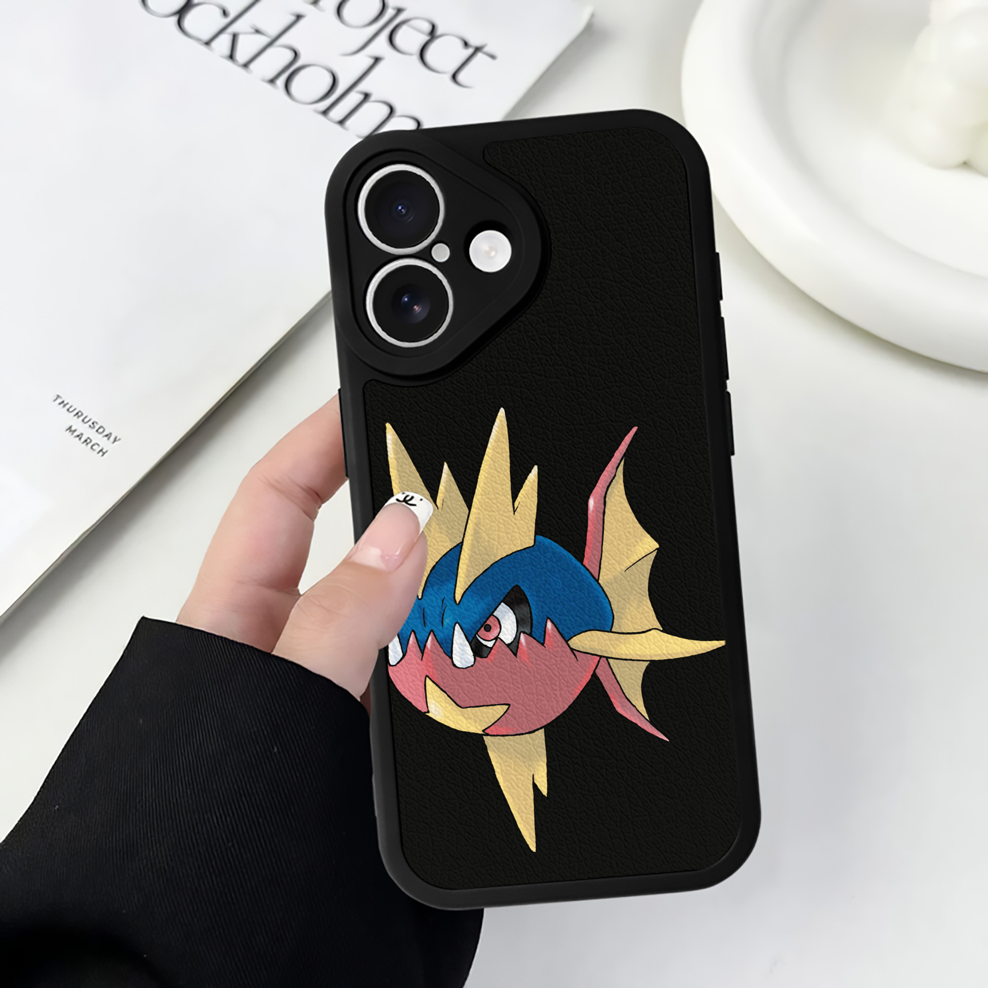 （画像用） ポケットモンスター Pokémon 【iPhone 16シリーズ対応】シリコンスマホケース（レザー調） 材質：シリコン